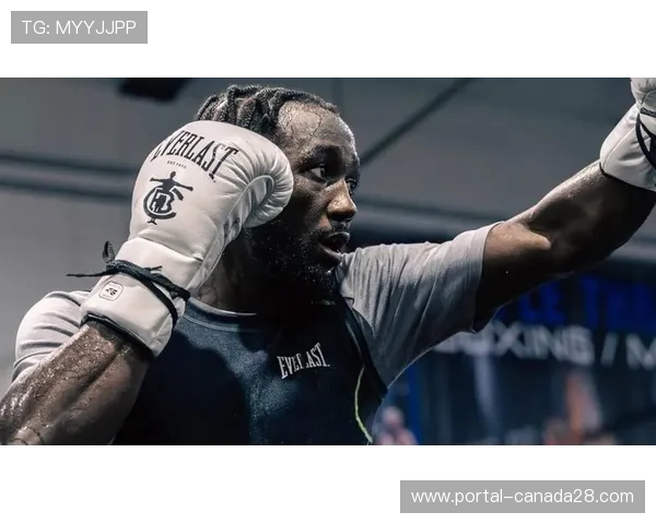 克劳福德完美战术执行，击败阿瓦雷兹创三级别无可争议纪录